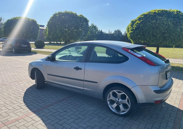 Ford Focus cena 8800 przebieg: 284000, rok produkcji 2005 z Oleśnica małe 379